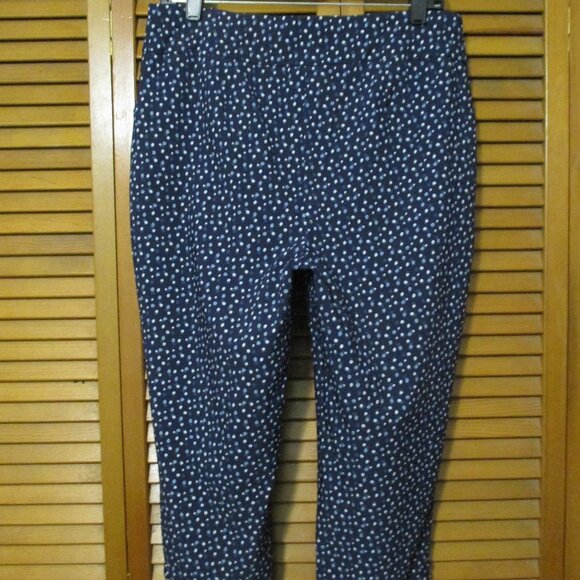 Chico's capris Perfect Stretch, navy w/dots pull on w/pockets size 10 (1.5) - Picture 7 of 8